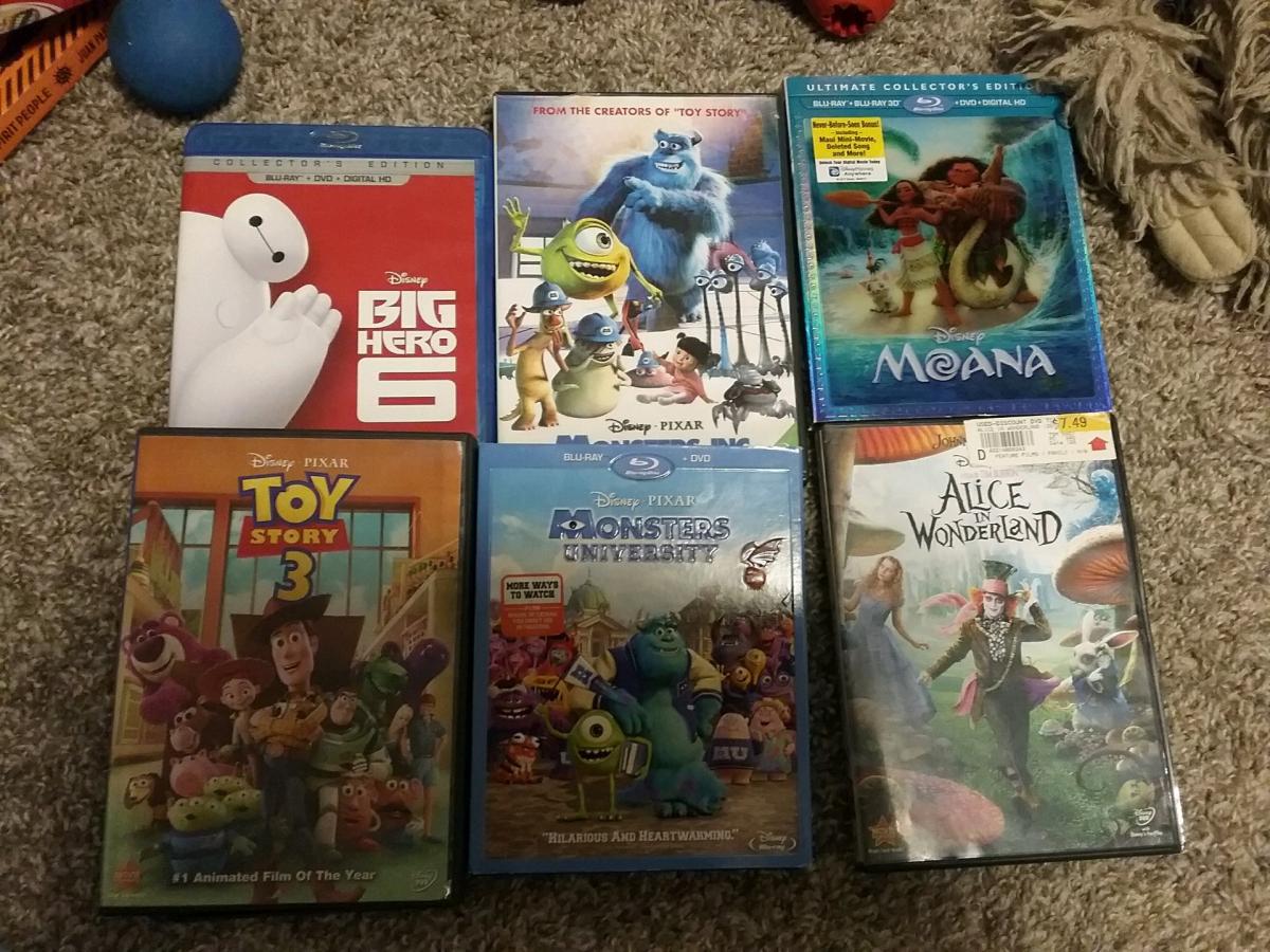 Assorted games and dvds - Denver, Colorado - FleaMarketBay