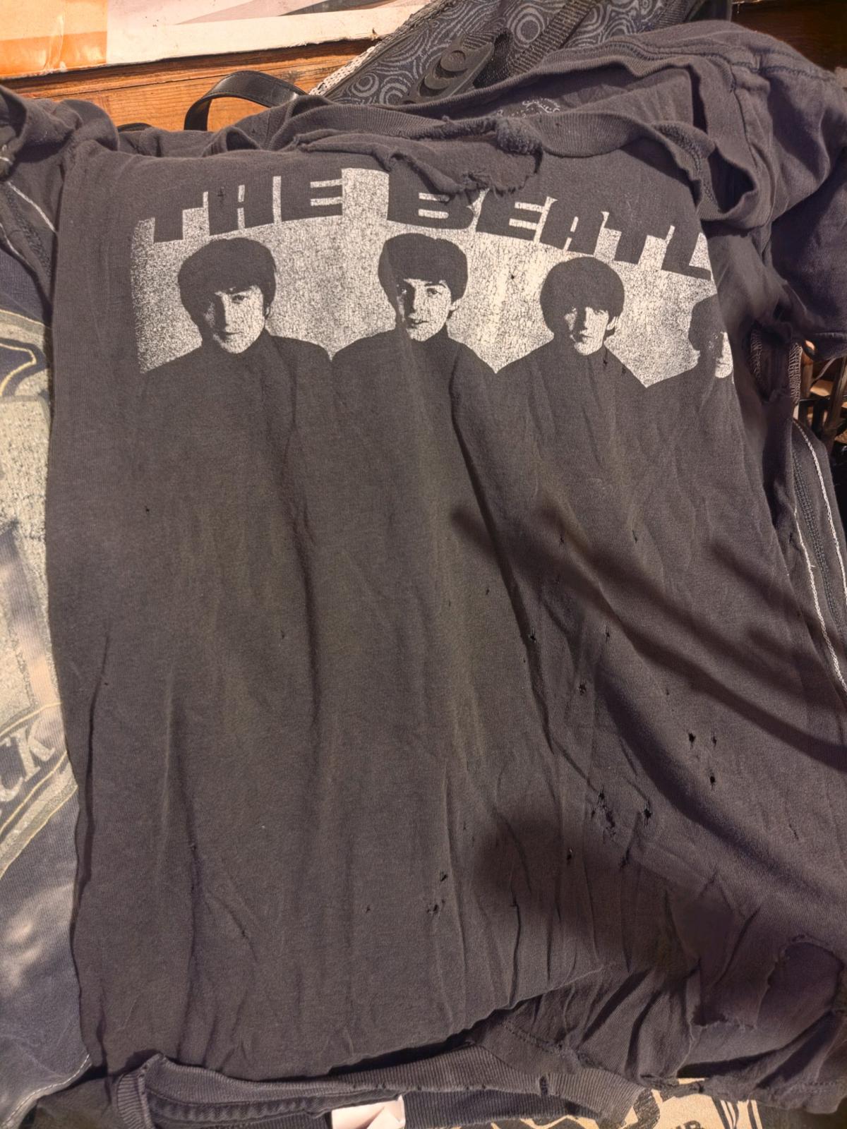 12 band Tshirts XL - Alicia, Arkansas - FleaMarketBay
