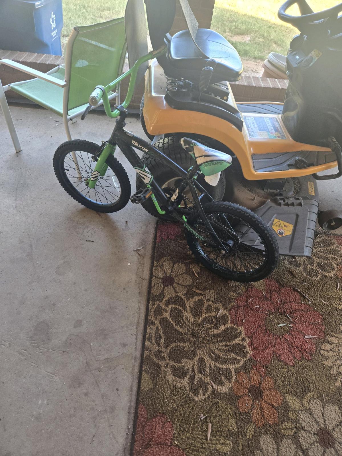 A bicycle for a little boy - Taylorsville, North Carolina - FleaMarketBay