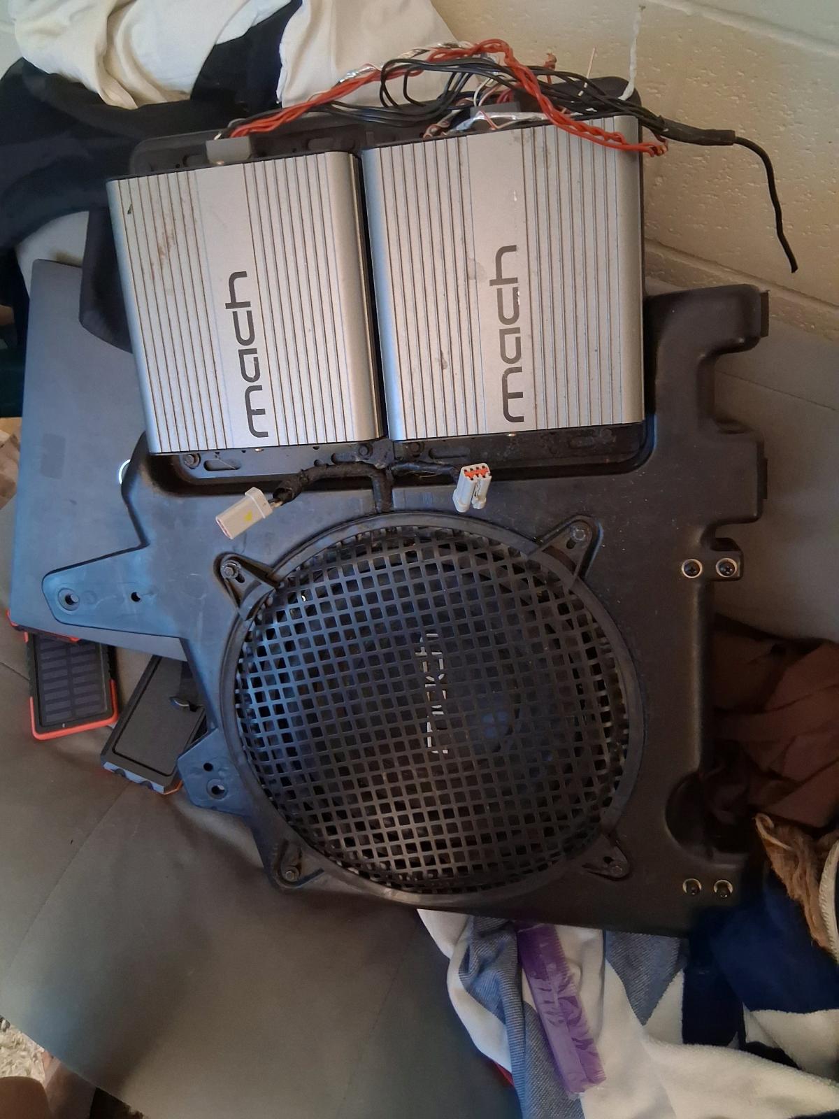 amplifier for ford - Alicia, Arkansas - FleaMarketBay