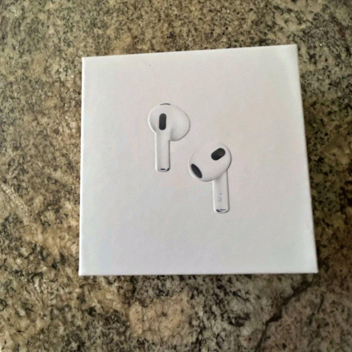 Apple AirPods 3rd Generation with MagSafe Charging Case - Bethel, Delaware - FleaMarketBay