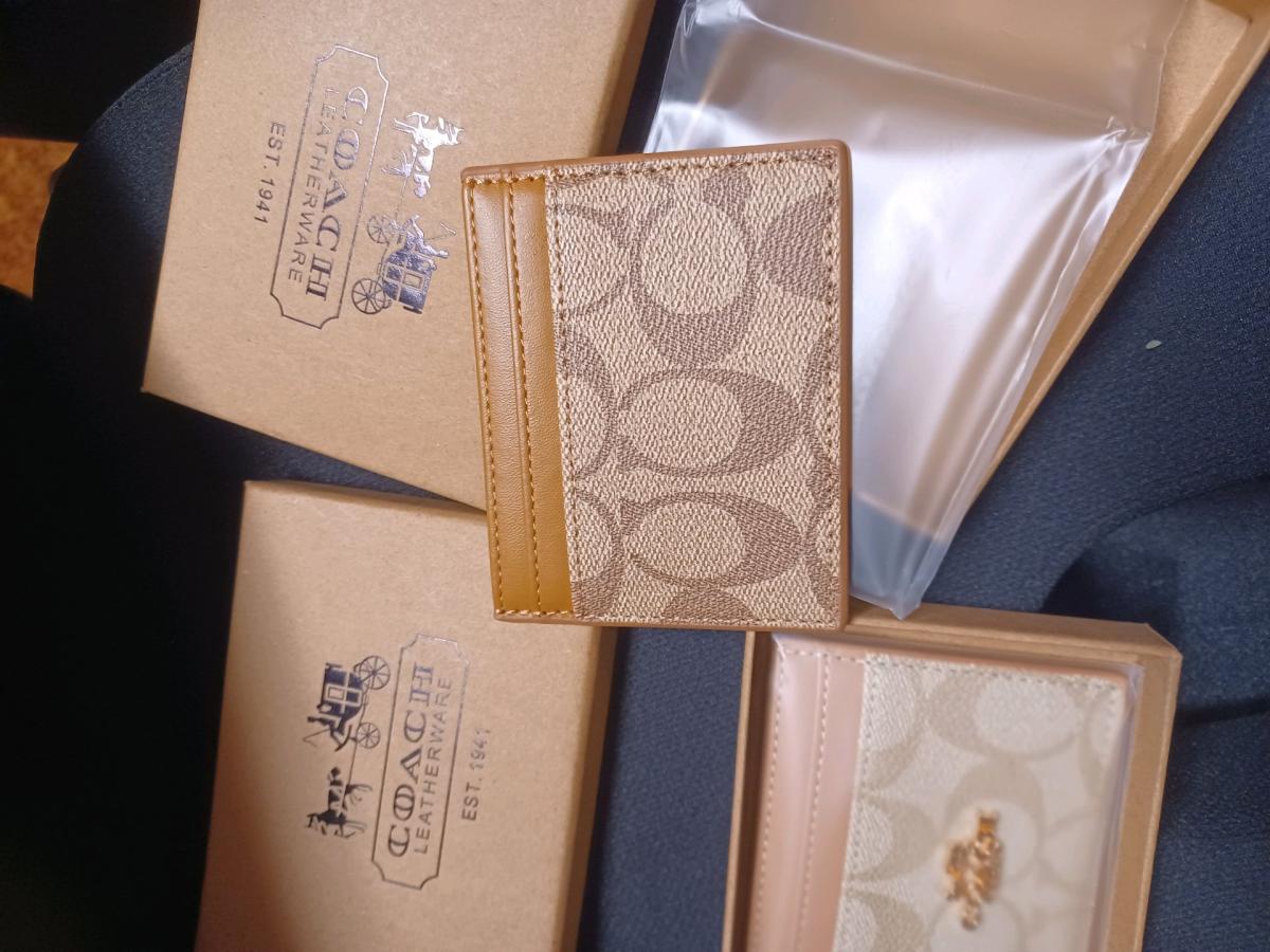 cardholders designer - Brockton, Massachusetts - FleaMarketBay