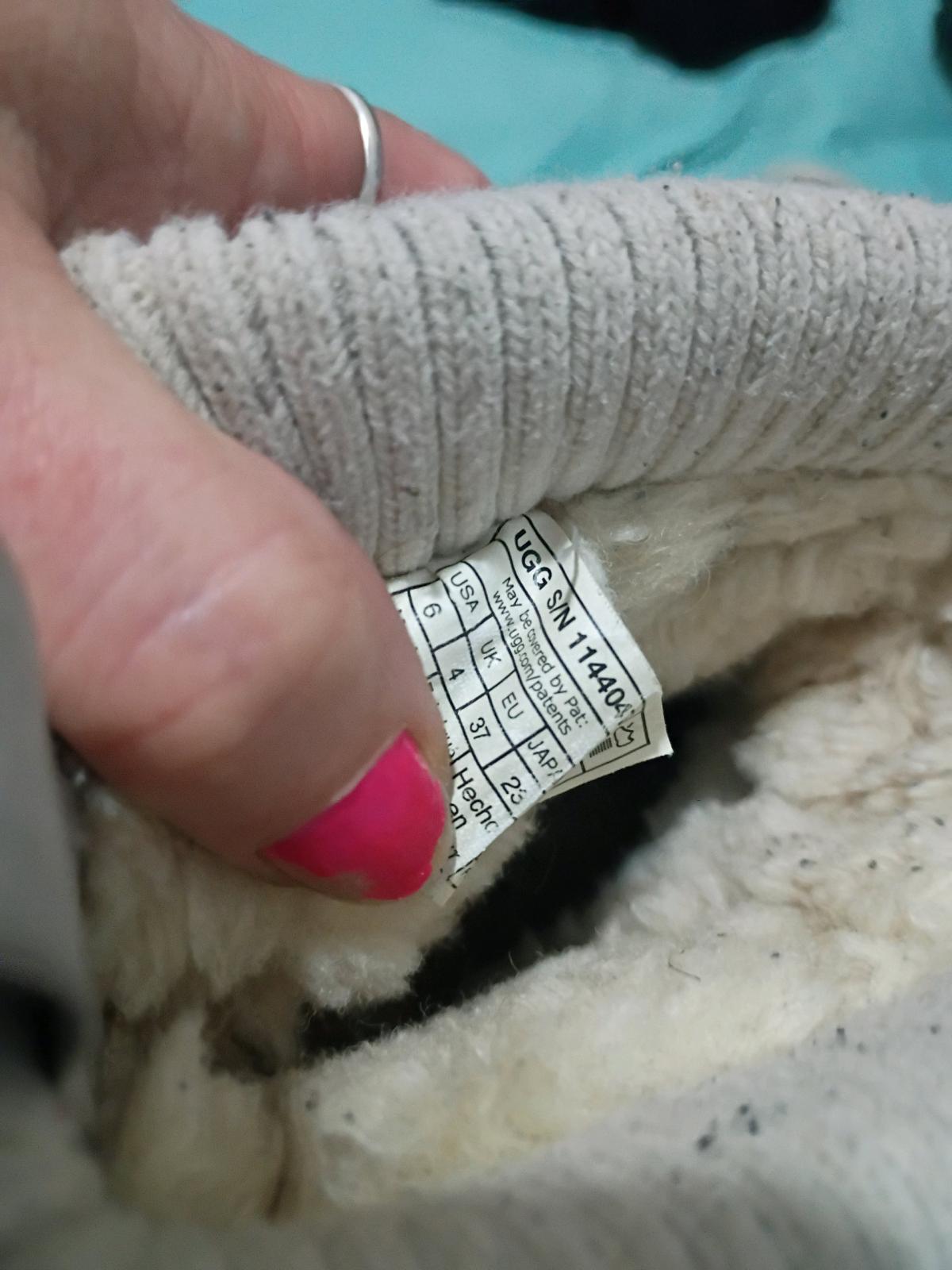 Ugg boots practically brand new - Omaha, Nebraska - FleaMarketBay