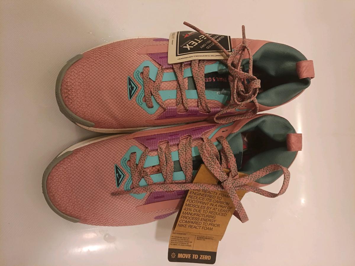 wemons Goretex shoes - Seattle, Washington - FleaMarketBay