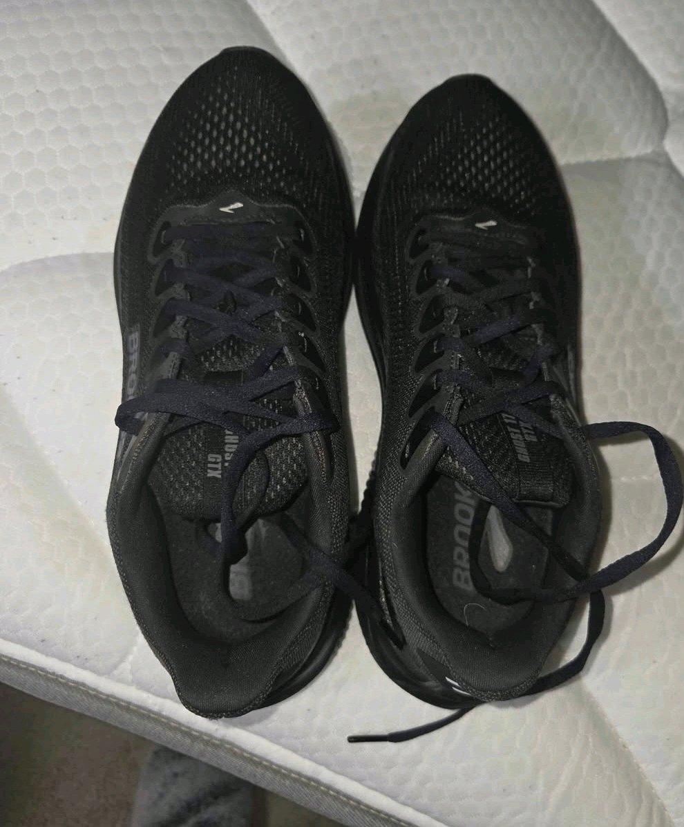 Brooks Ghost black  size 11 Medium B - Eden, North Carolina - FleaMarketBay
