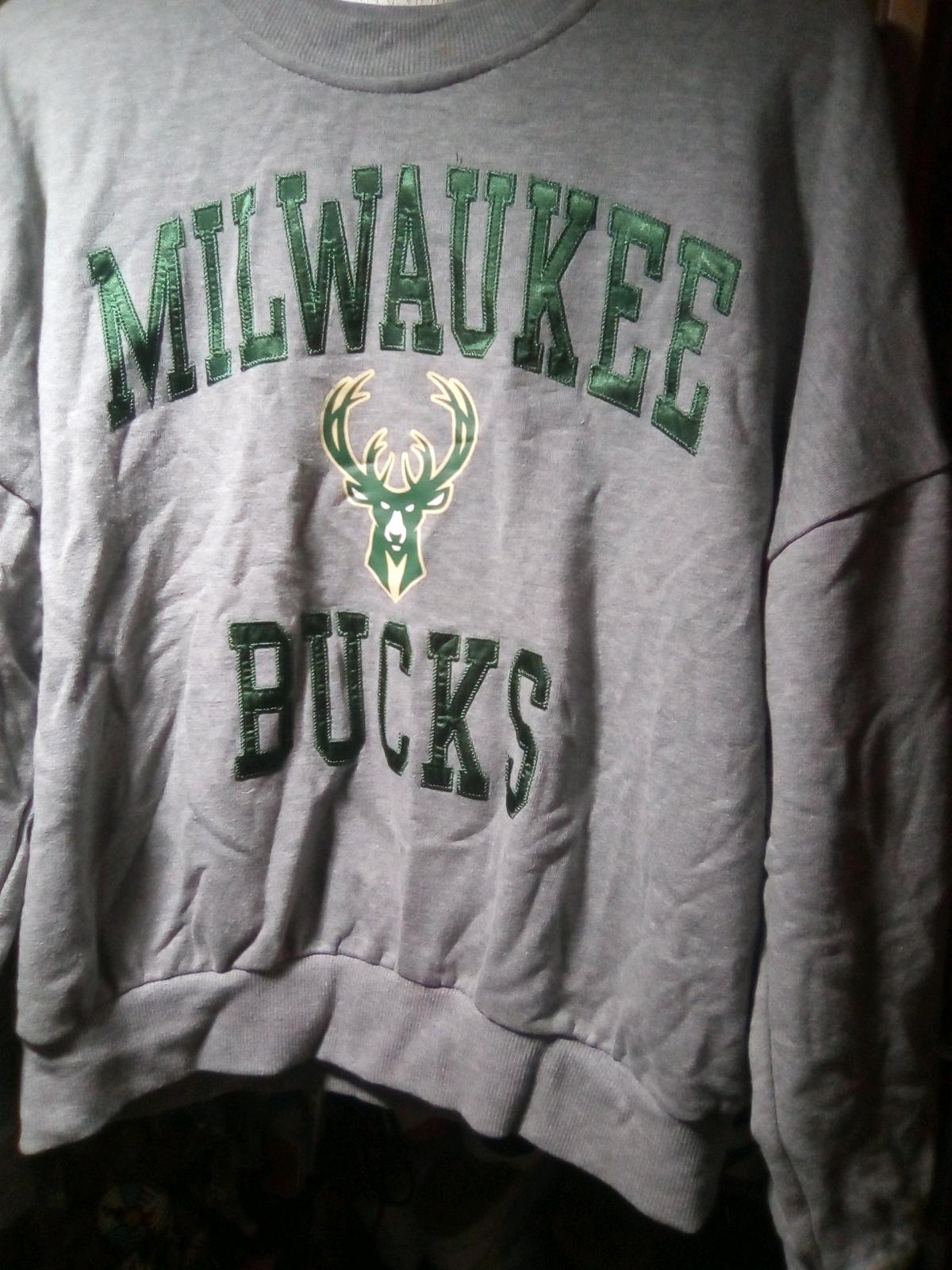 Milwaukees bucks sweatshirt - Arlington, Washington - FleaMarketBay