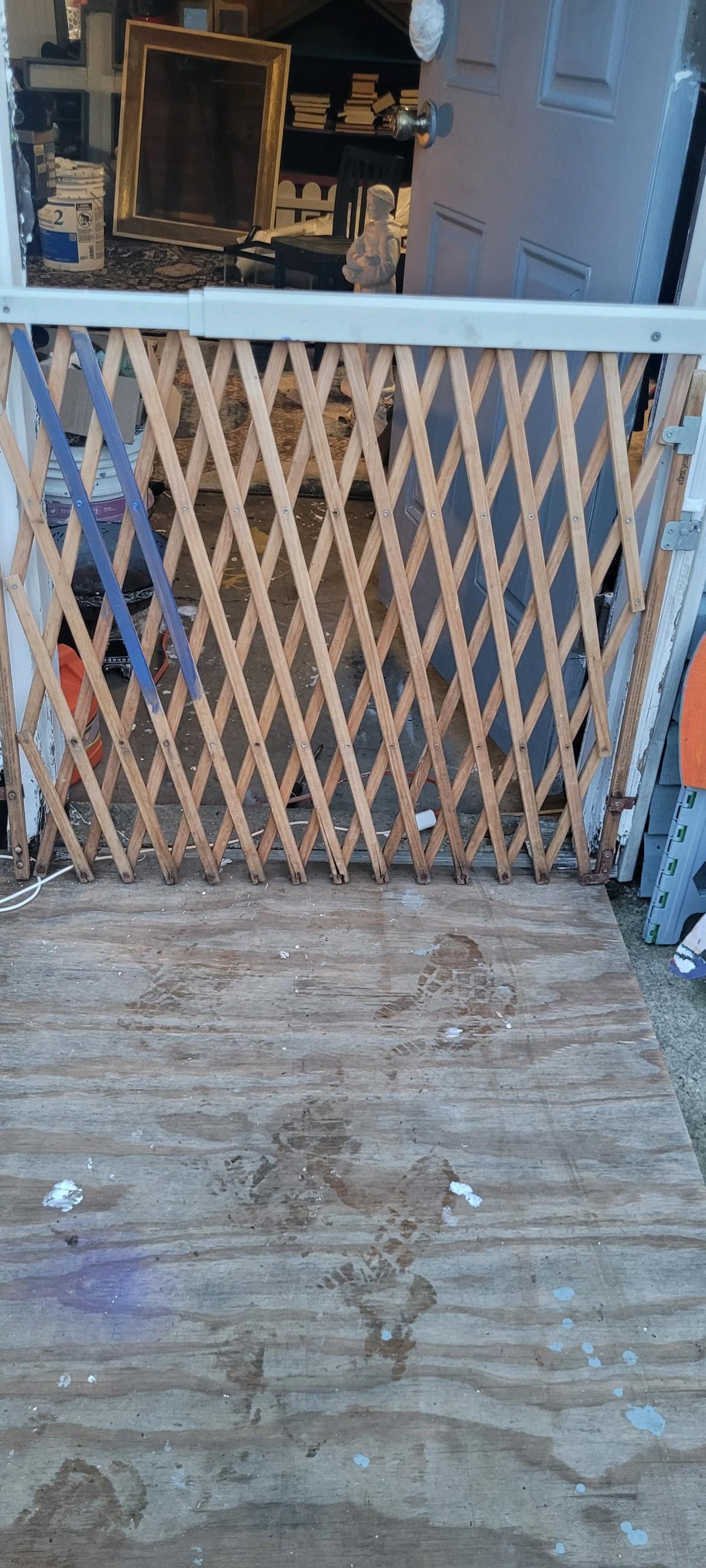 6 baby pet safety gates - Cleveland, Ohio - FleaMarketBay