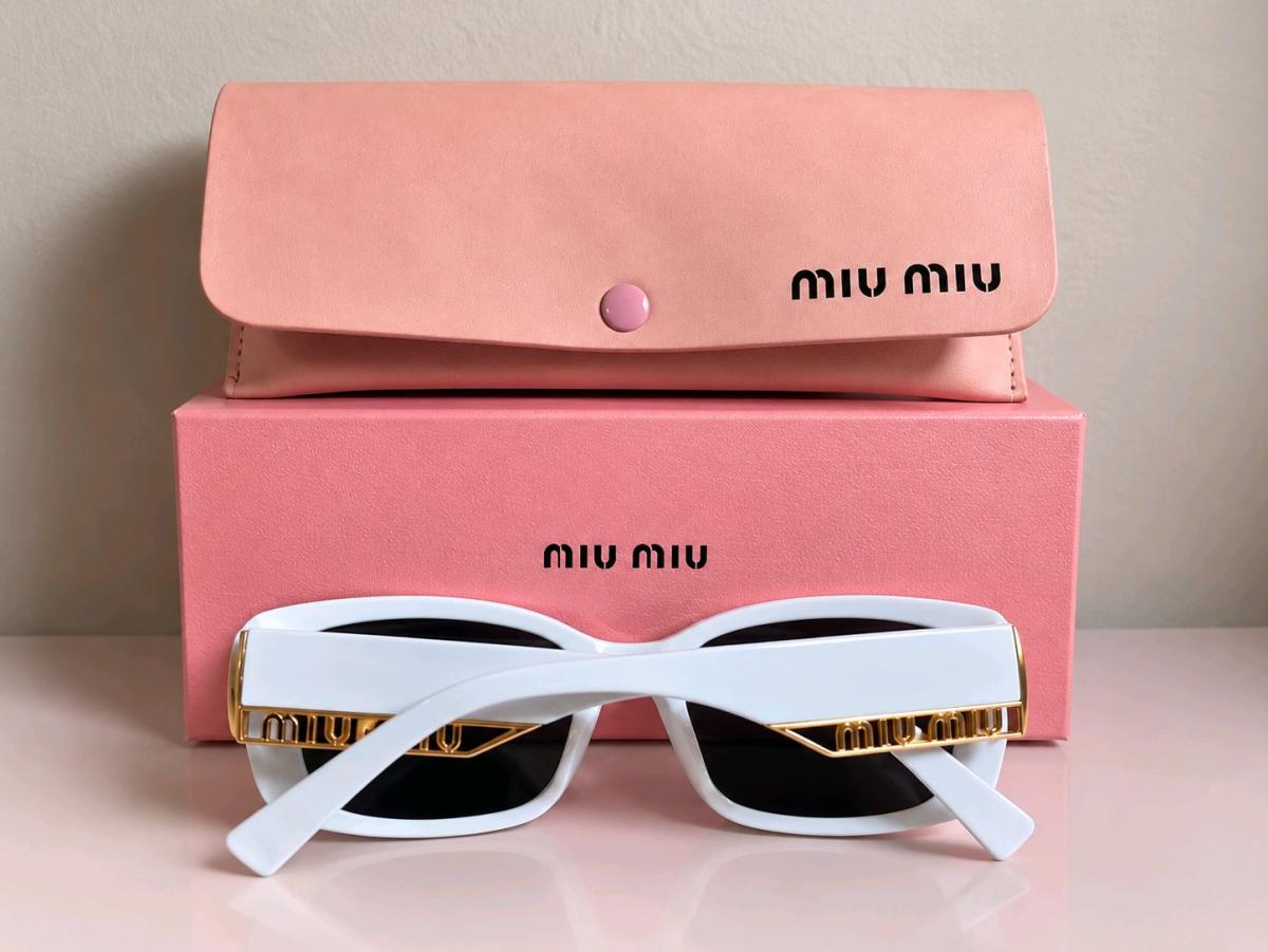 Womens White Oversized Square Sunglasses Black Lenses - Durham, North Carolina - FleaMarketBay