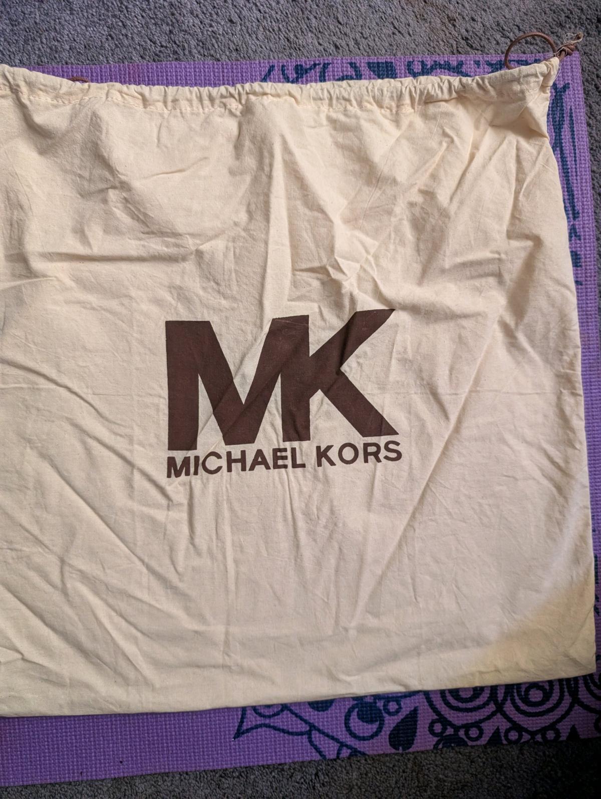 Michael Khors midsize tote bag - Jacksonville, North Carolina - FleaMarketBay