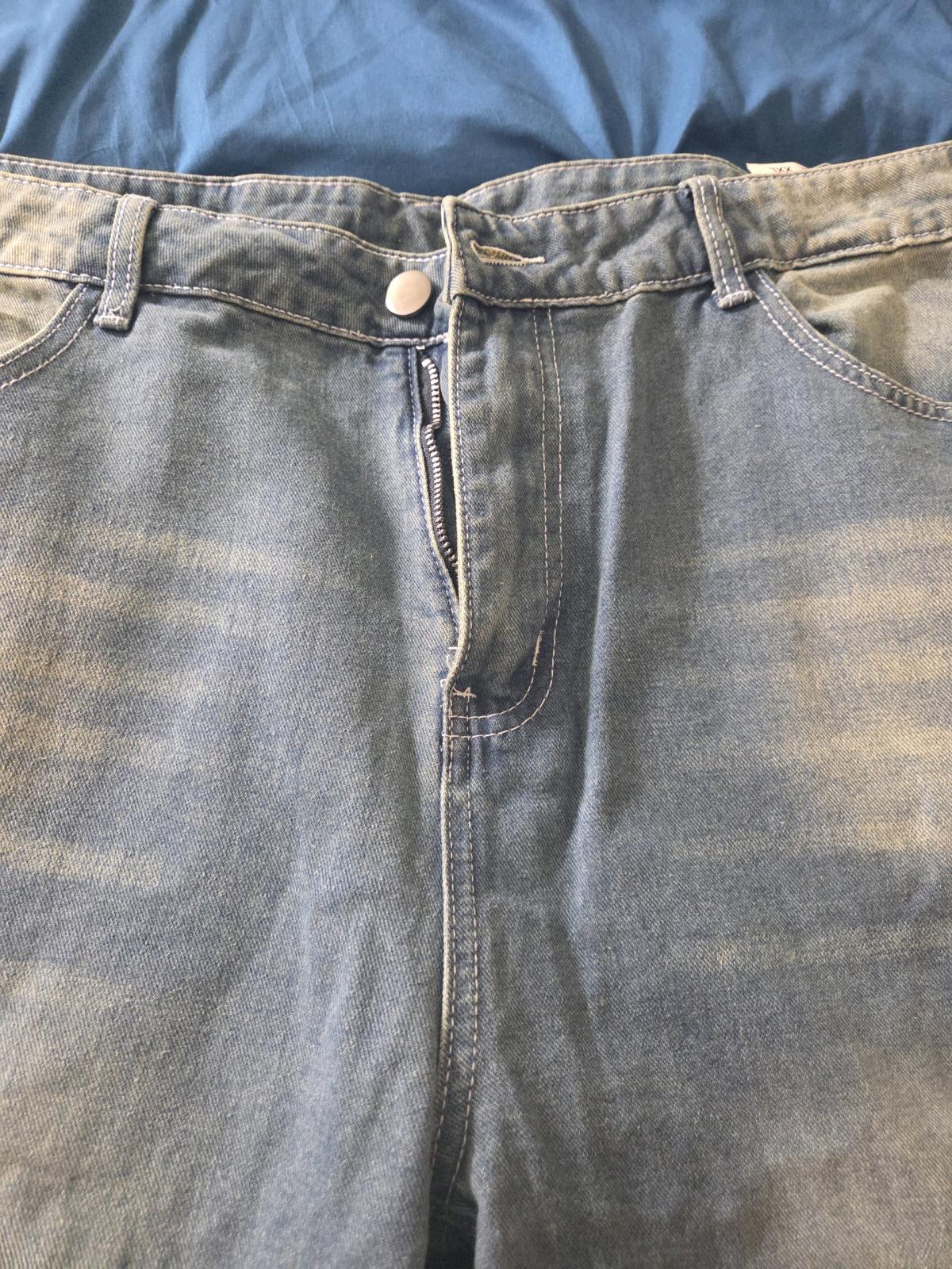 Mens light denim wash jeans - Eden, North Carolina - FleaMarketBay