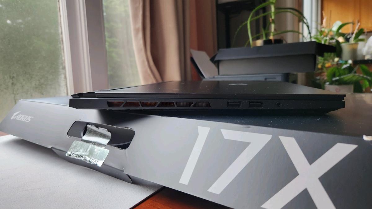 RTX 4090 GAMING LAPTOP 17 INCH - San Francisco, California - FleaMarketBay