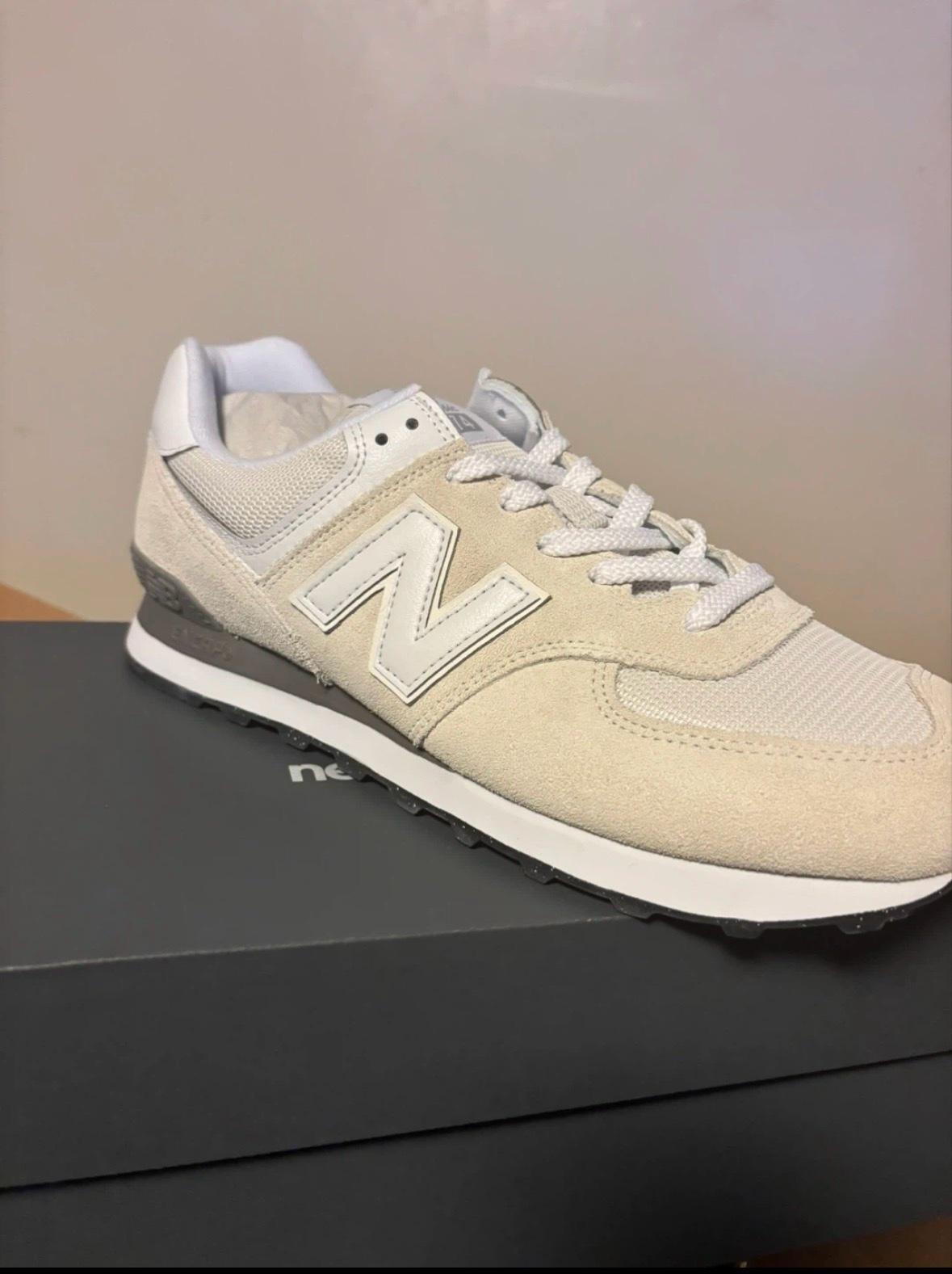 new balance 574 - Cambria Heights, New York - FleaMarketBay