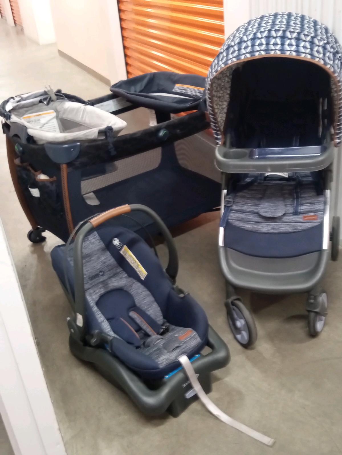 Monbebe Blaze Travel system plusFlex Deluxe changing  place - Los Angeles, California - FleaMarketBay