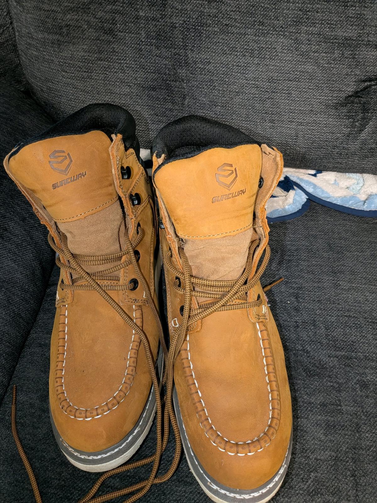 Sureway Size 11 mens waterproof boots - Cameron, Louisiana - FleaMarketBay