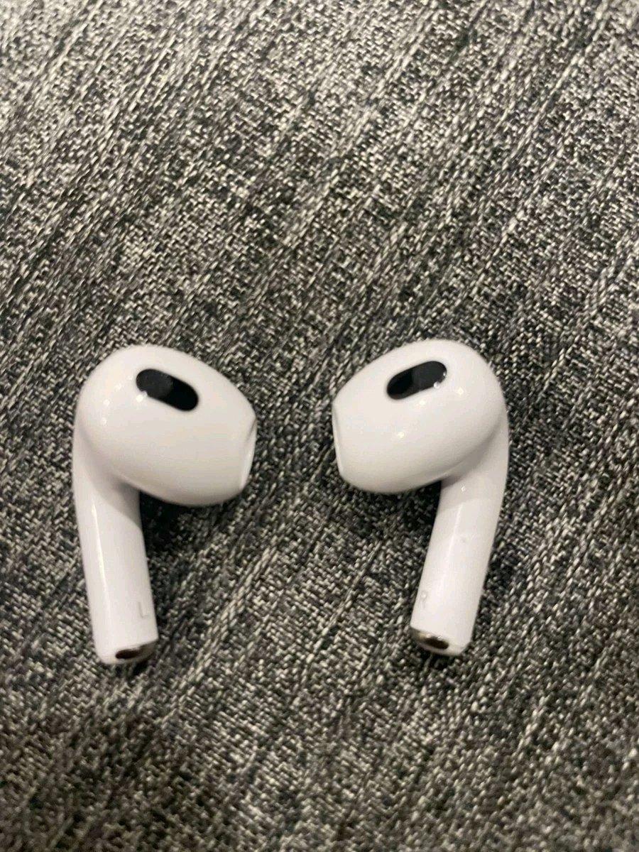 Apple AirPods 3rd Generation with MagSafe Charging Case - Bethel, Delaware - FleaMarketBay