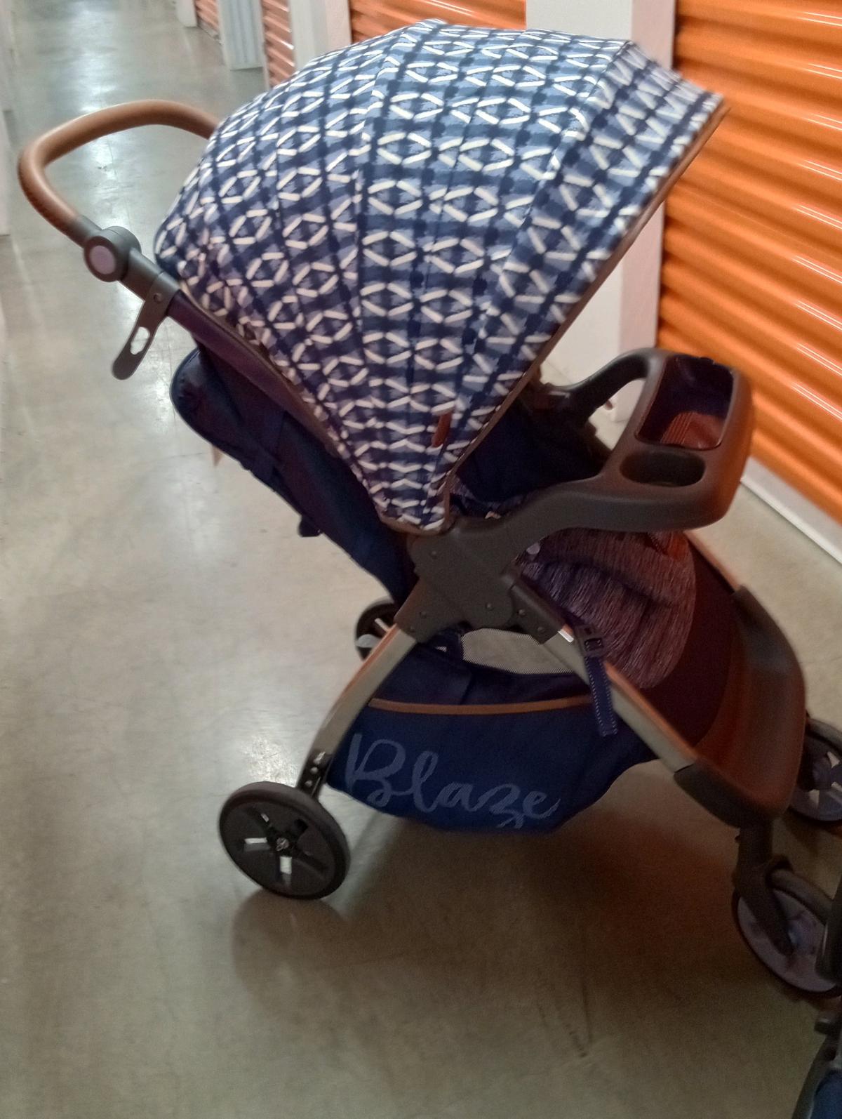 Monbebe Blaze Travel system plusFlex Deluxe changing  place - Los Angeles, California - FleaMarketBay