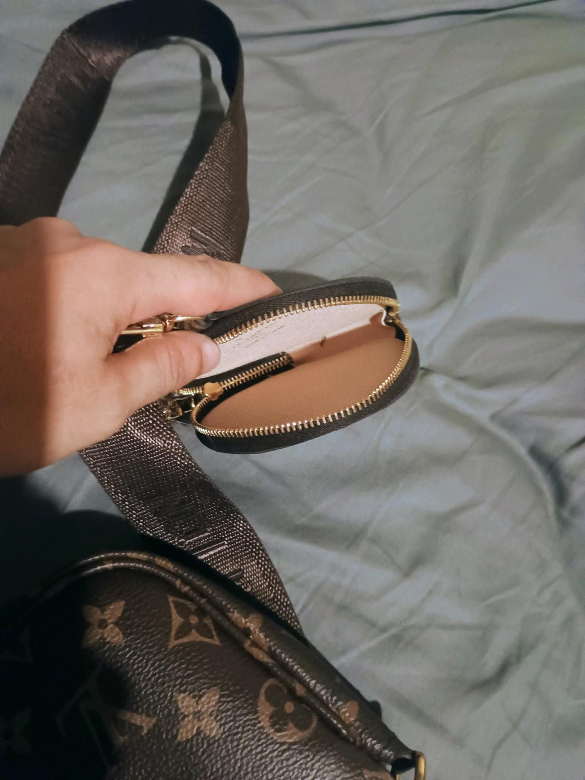 Louis Vuitton purse - Hendersonville, North Carolina - FleaMarketBay