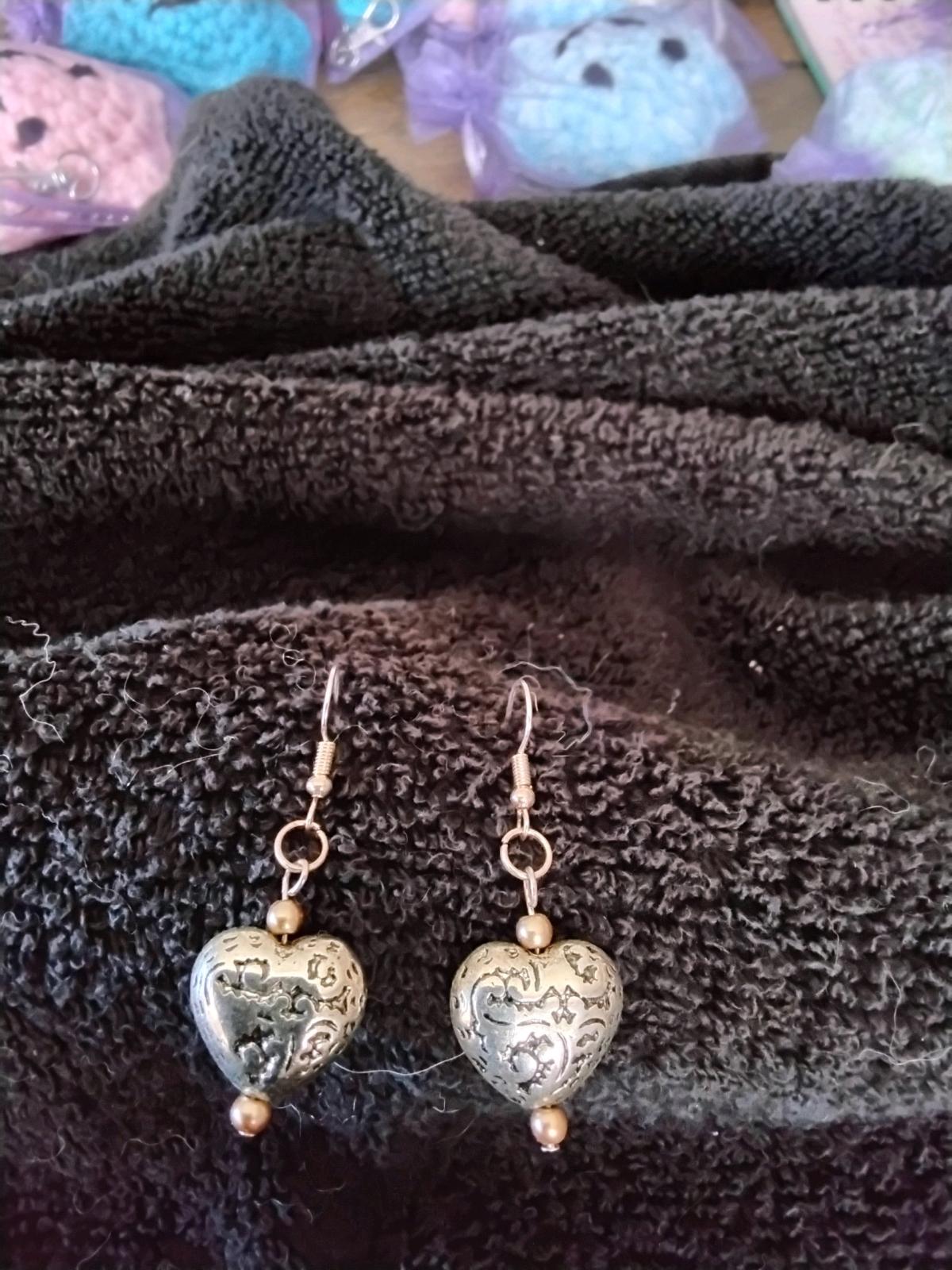 heart earings - Glendale, Arizona - FleaMarketBay