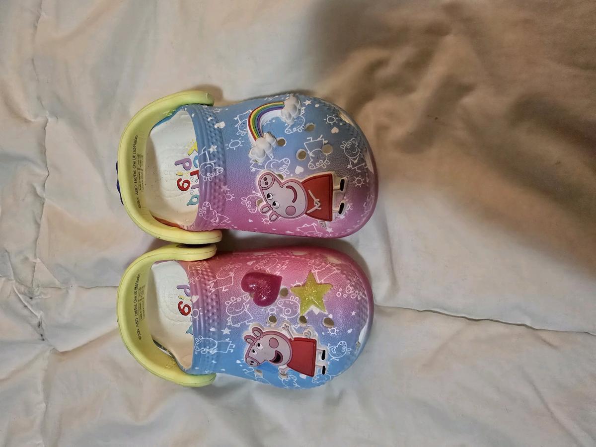 Crocs Kids Classic Peppa Pig Clogs Pink  Toddler Size C4 - Portland, Oregon - FleaMarketBay