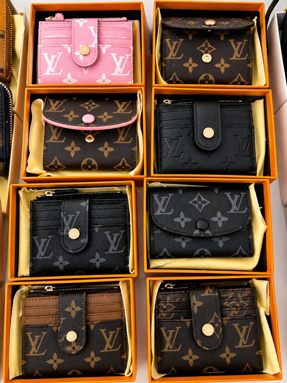 Womens Wallets  Stylish  Elegant Wallets with Box Price 40 - Durham, North Carolina - FleaMarketBay