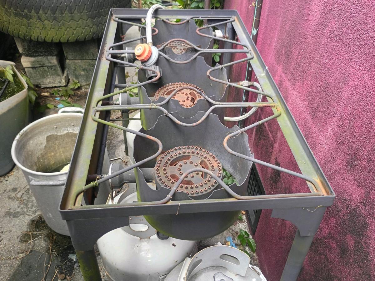 big burners - Saint Rose, Louisiana - FleaMarketBay