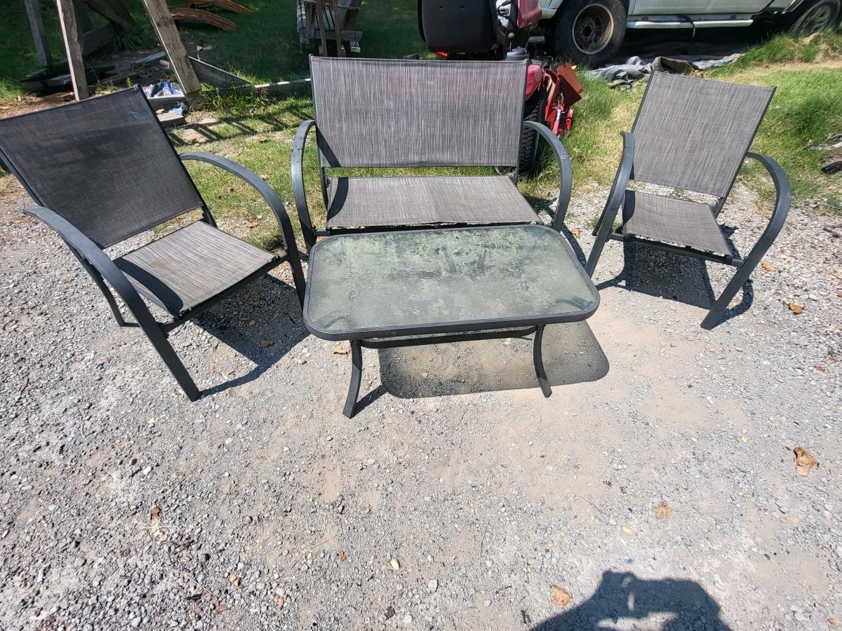 patio furniture set and bench - Tuscumbia, Alabama - FleaMarketBay