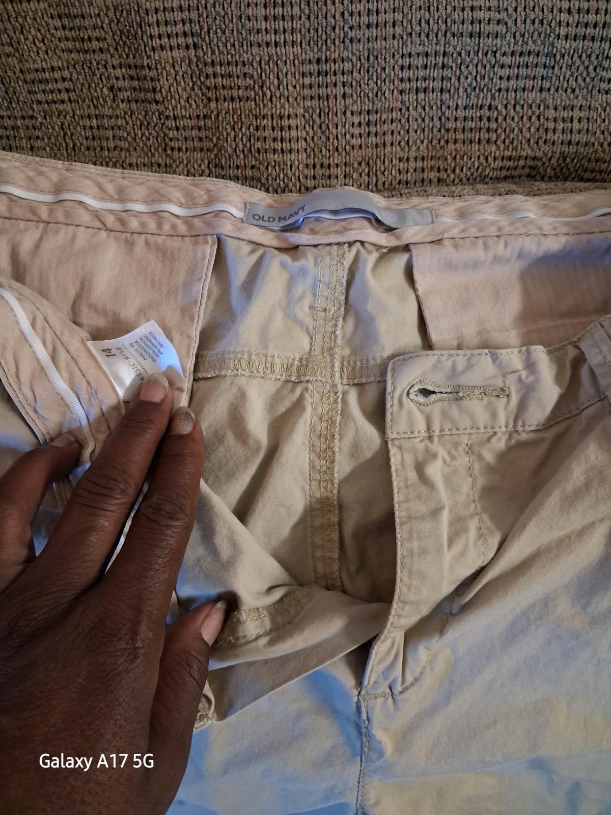 khaki capris size 14 - Cleveland, Ohio - FleaMarketBay
