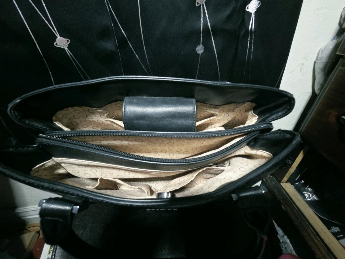 GUESS  Los Angeles PU  leather handbag - Gilbert, Arizona - FleaMarketBay