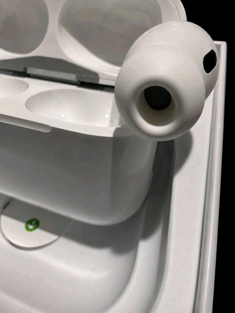 air pod pro 2 - Wilmington, North Carolina - FleaMarketBay