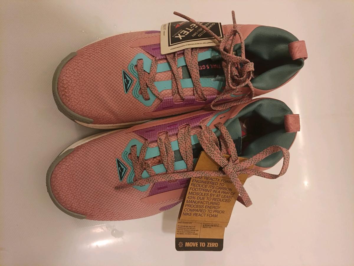 wemons Goretex shoes - Seattle, Washington - FleaMarketBay
