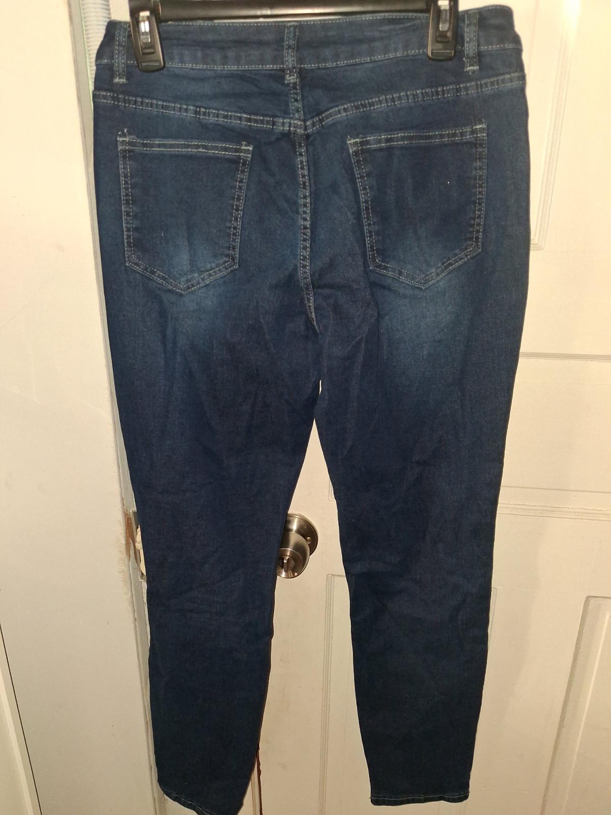Womans streach skinny jeans large - Philadelphia, Pennsylvania - FleaMarketBay