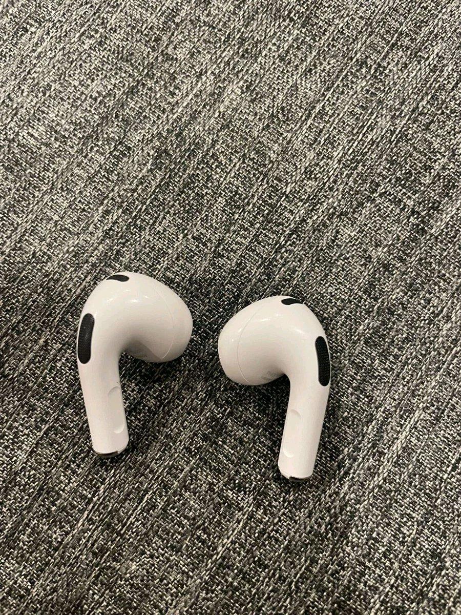 Apple AirPods 3rd Generation with MagSafe Charging Case - Bethel, Delaware - FleaMarketBay