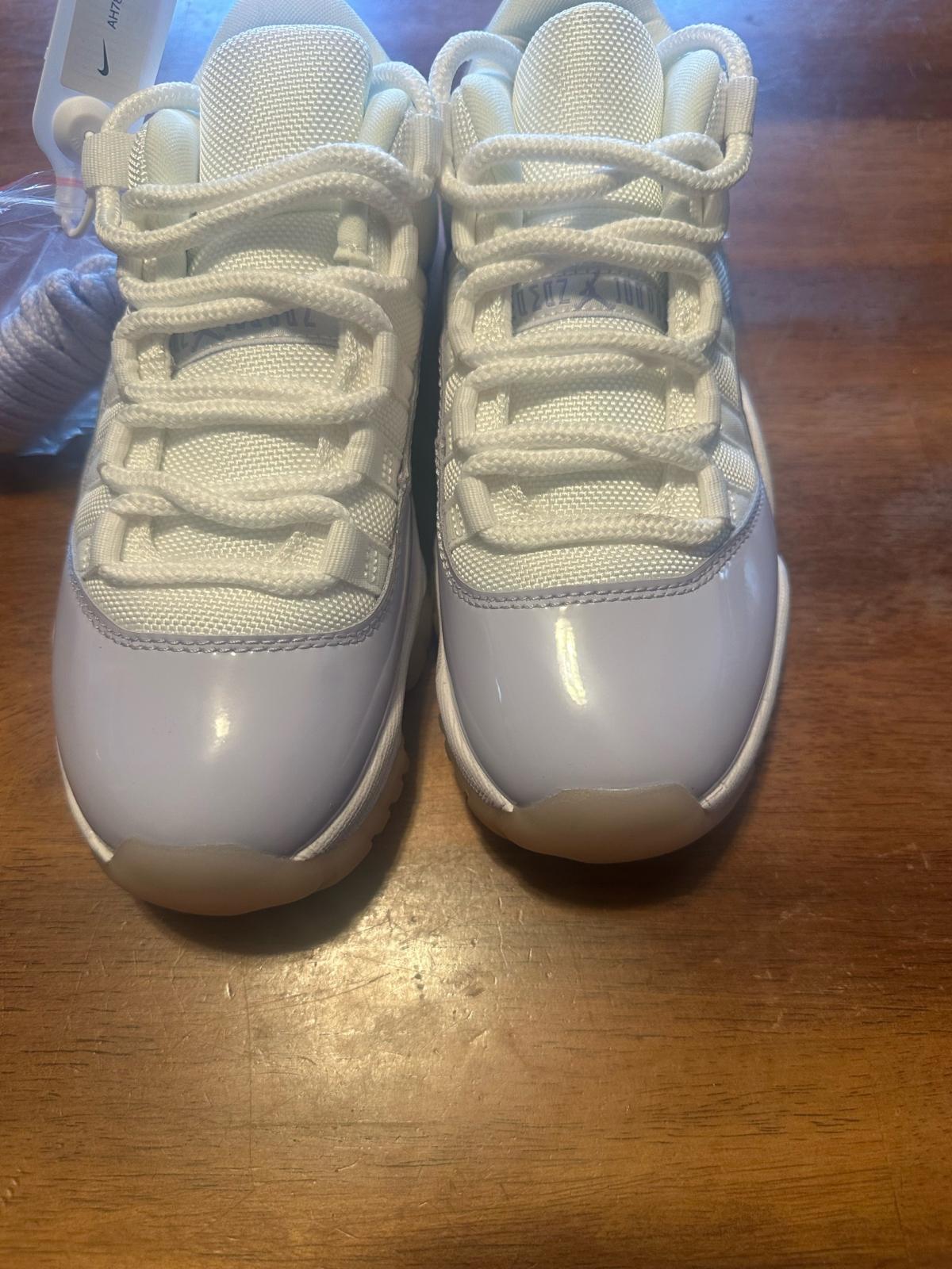 Jordan 11s size 7 - Beech Grove, Indiana - FleaMarketBay