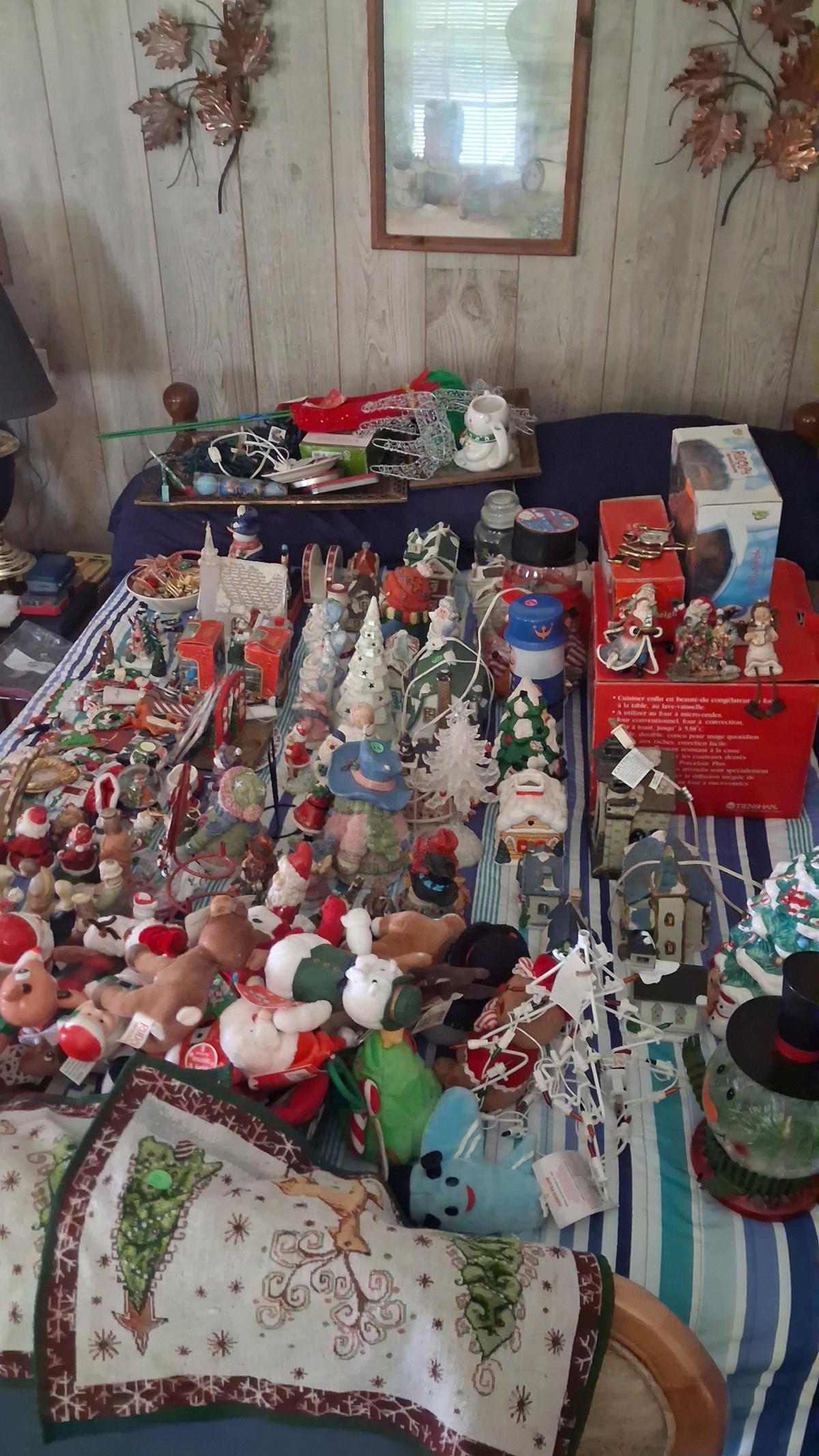 Christmas stuff - Afton, Tennessee - FleaMarketBay