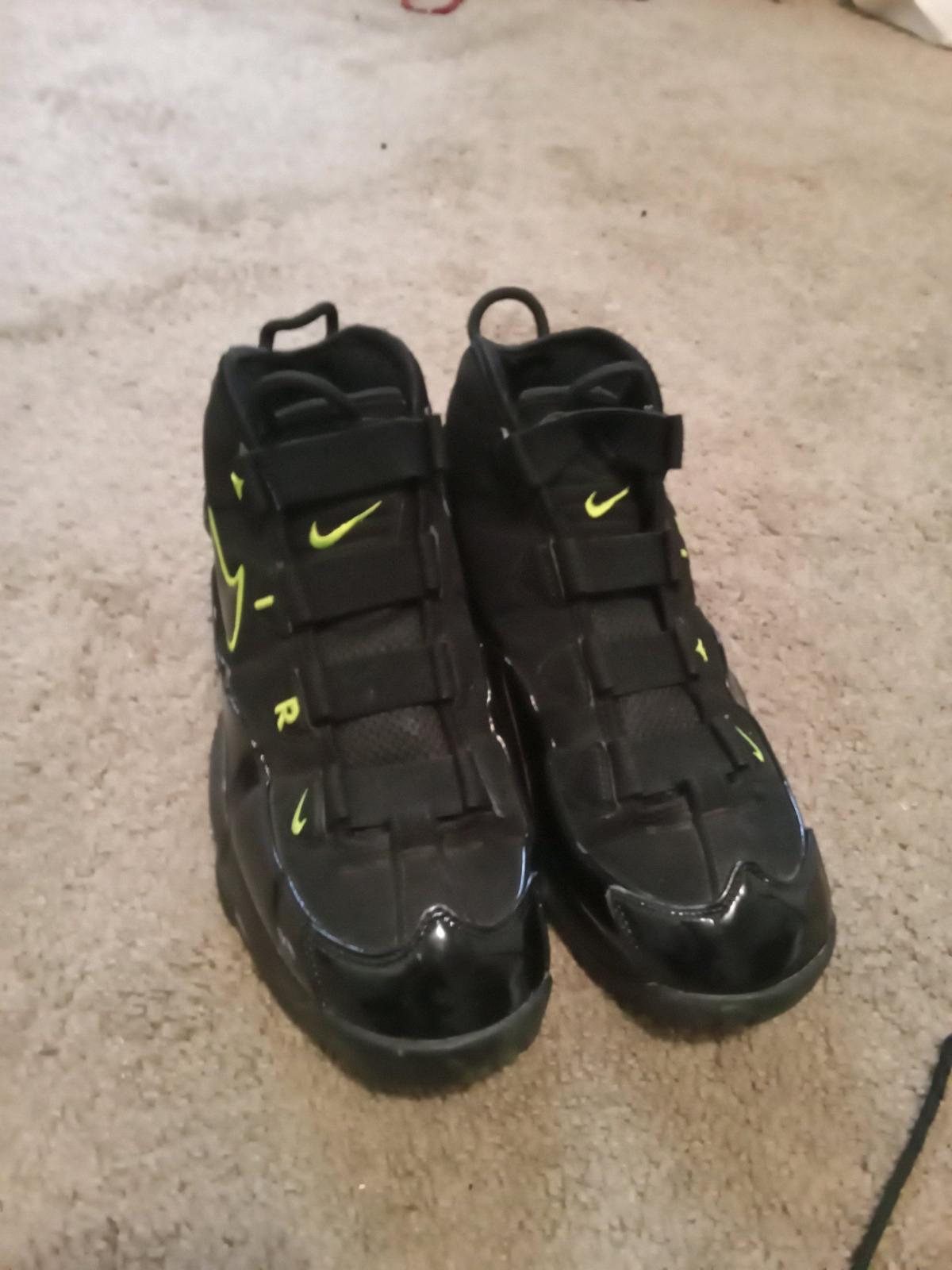 Nike Air is green and black - Washington, District of Columbia - FleaMarketBay