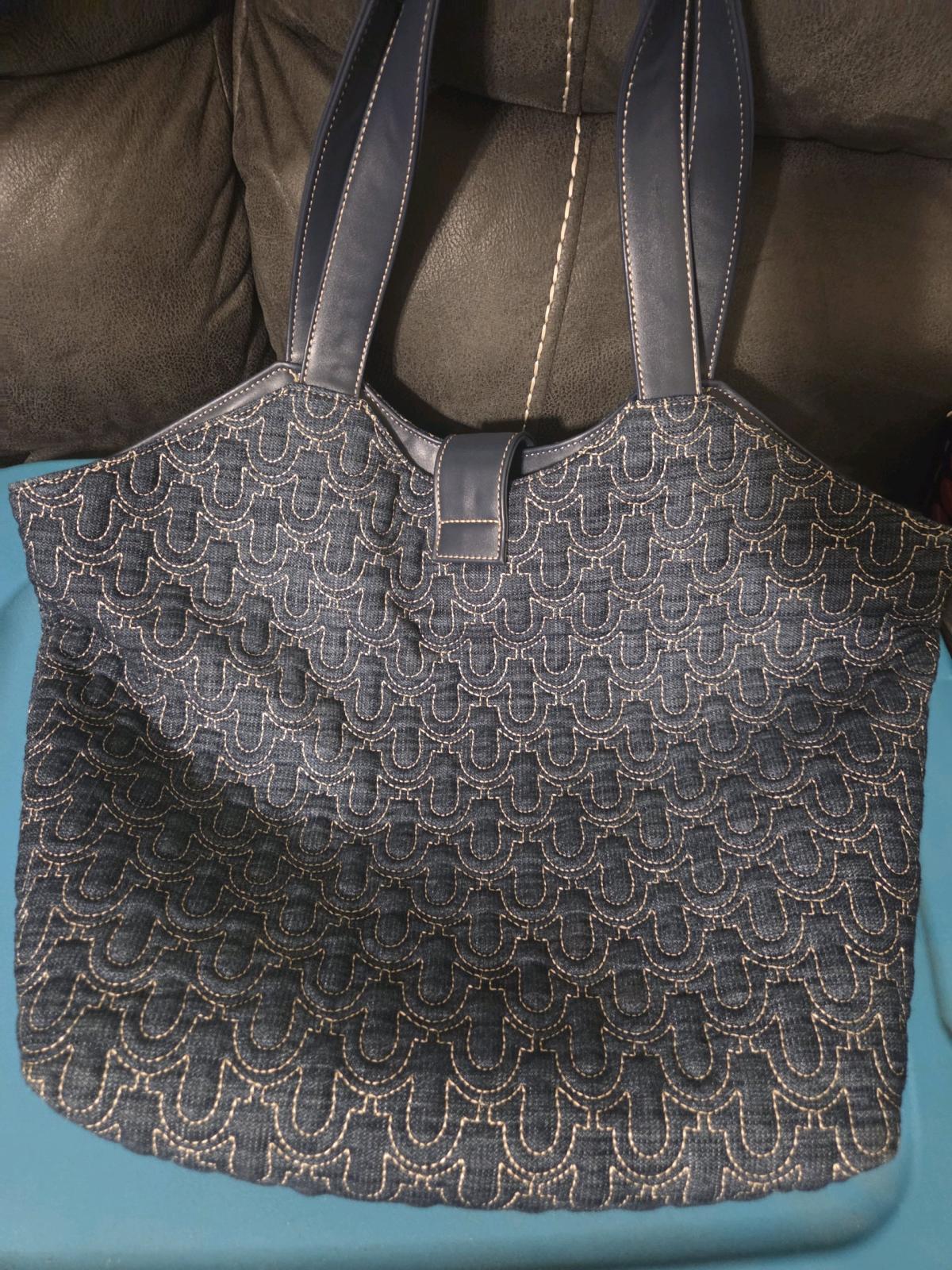 True religion large tote bag - Eden, North Carolina - FleaMarketBay