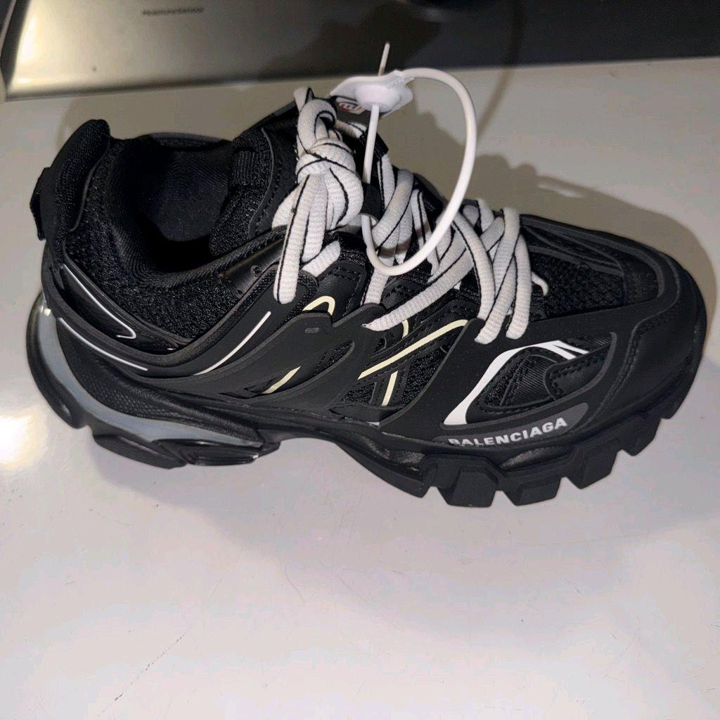 balenciaga tracks led two colors - Hialeah, Florida - FleaMarketBay