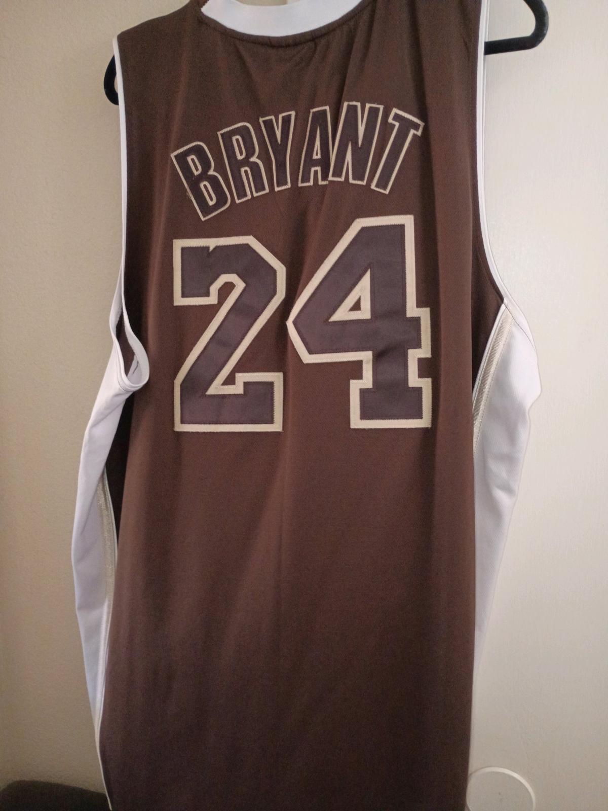 Lakers 24 jersey player Kobe Bryant - Alicia, Arkansas - FleaMarketBay