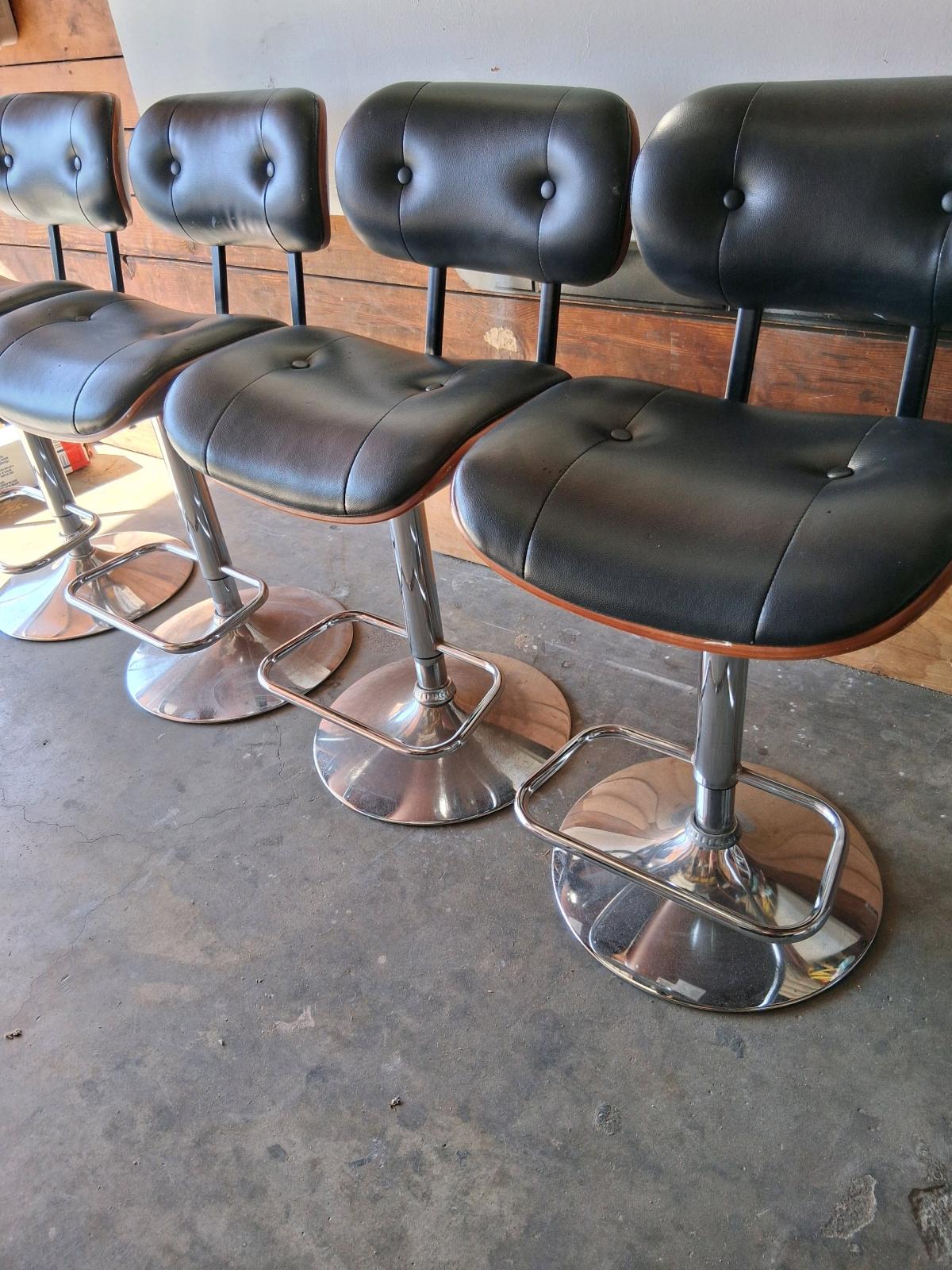BEAUTIFFUL CHAIRS - Orange, California - FleaMarketBay