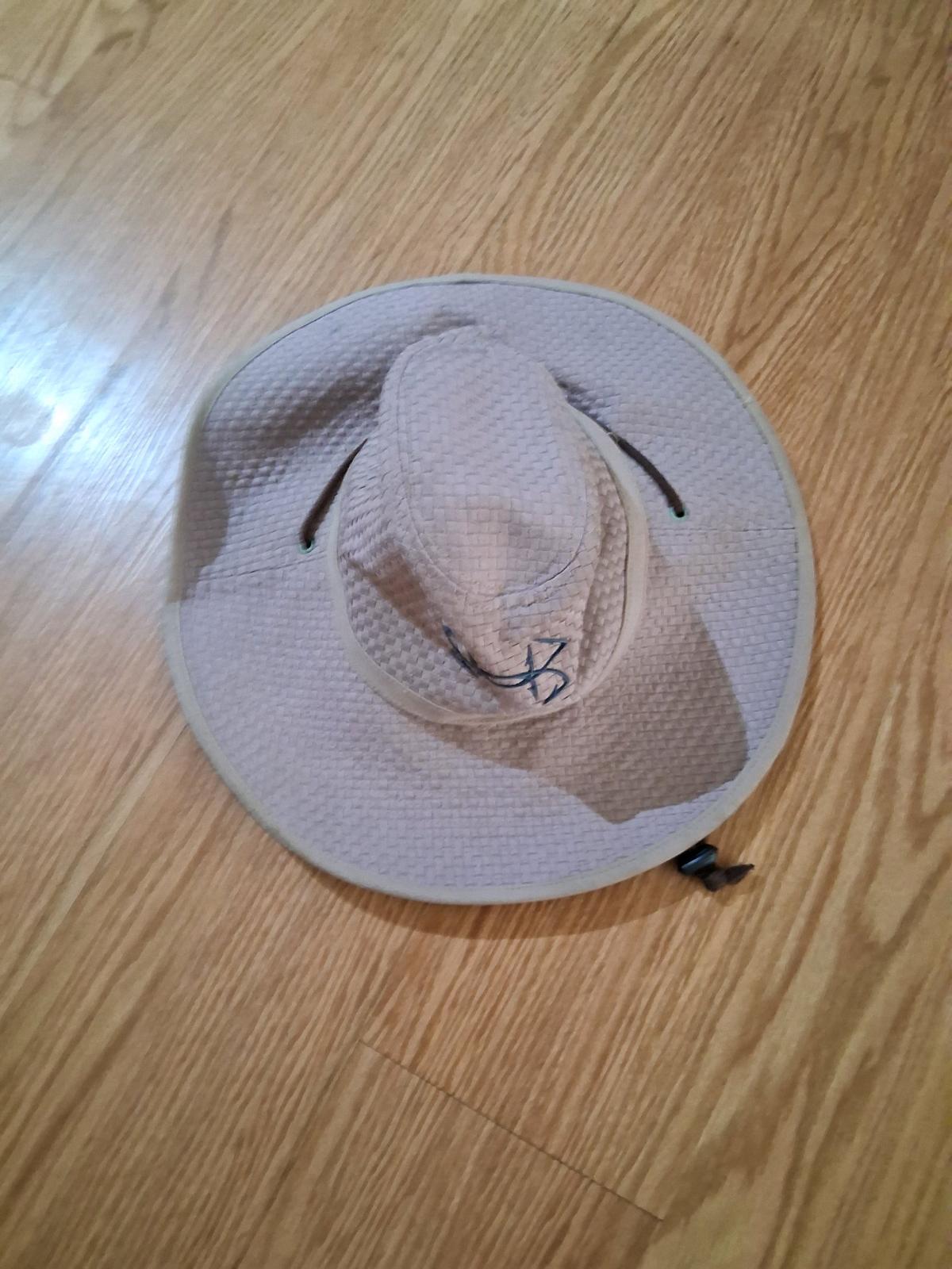 Nike beach hat - Tulsa, Oklahoma - FleaMarketBay
