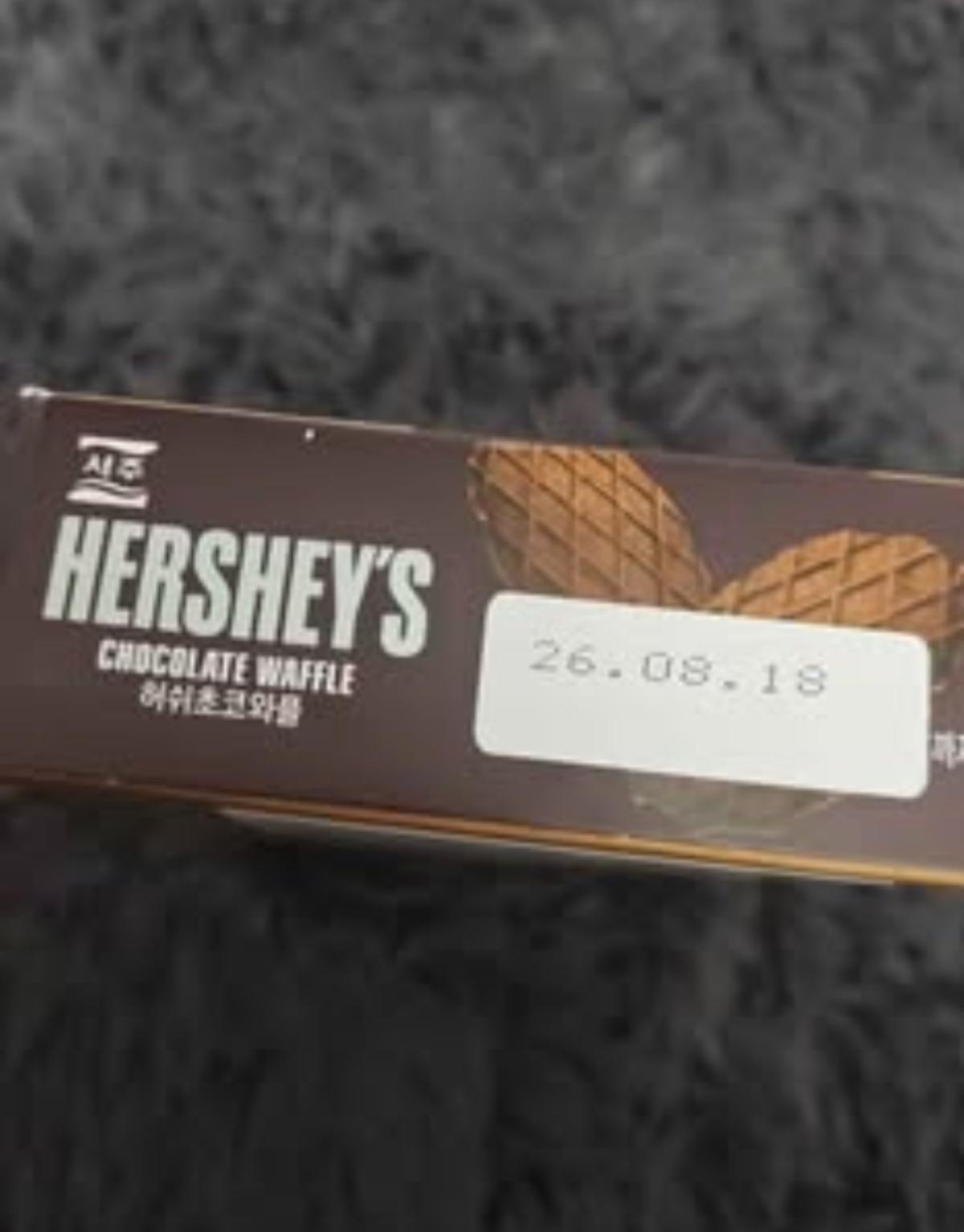HERSHEYS Chocolate Waffle 2 packs Korean import - Bakersfield, California - FleaMarketBay