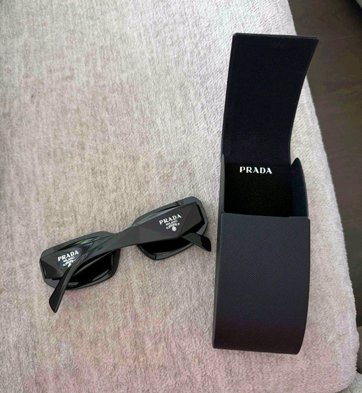 Gafas de sol Prada Symbole - Huntington Park, California - FleaMarketBay