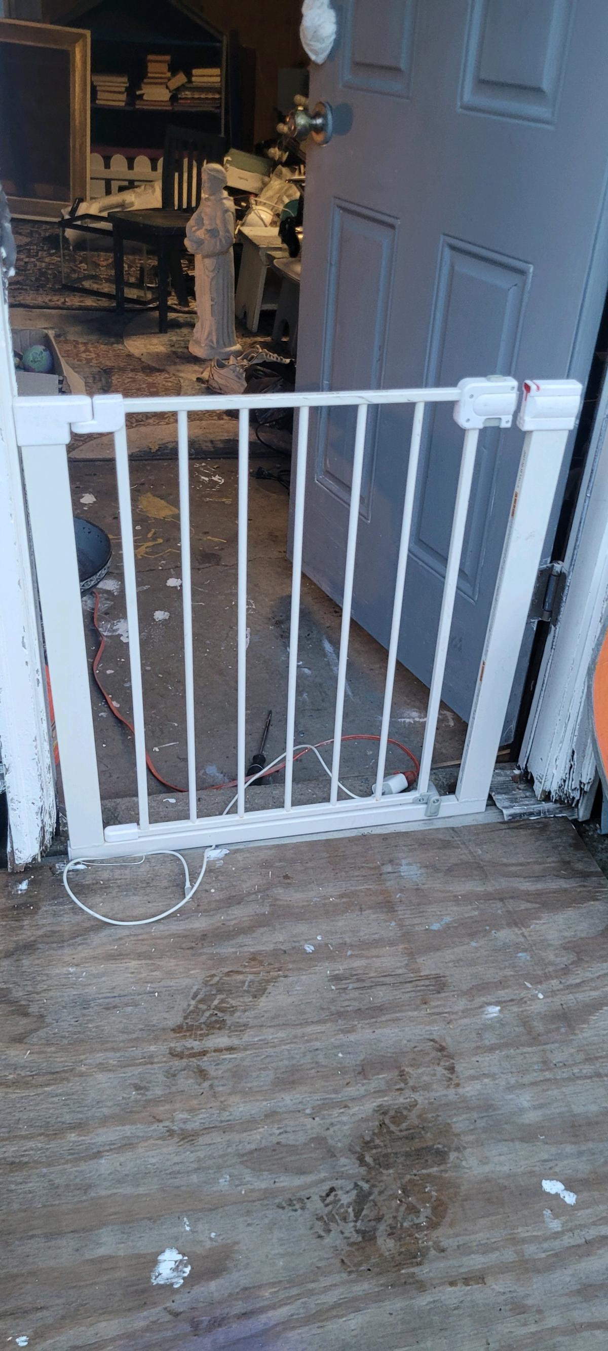 6 baby pet safety gates - Cleveland, Ohio - FleaMarketBay