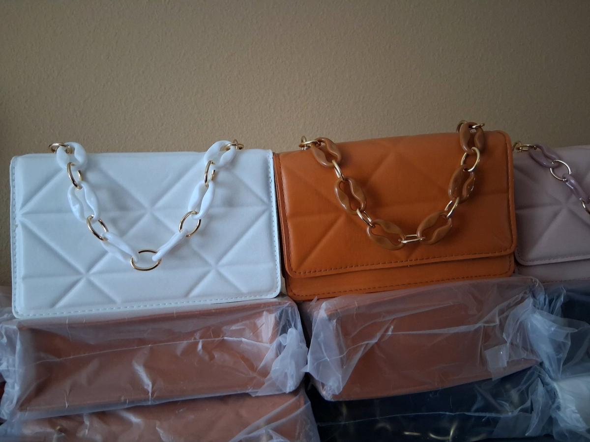 beautiful bags - Kissimmee, Florida - FleaMarketBay