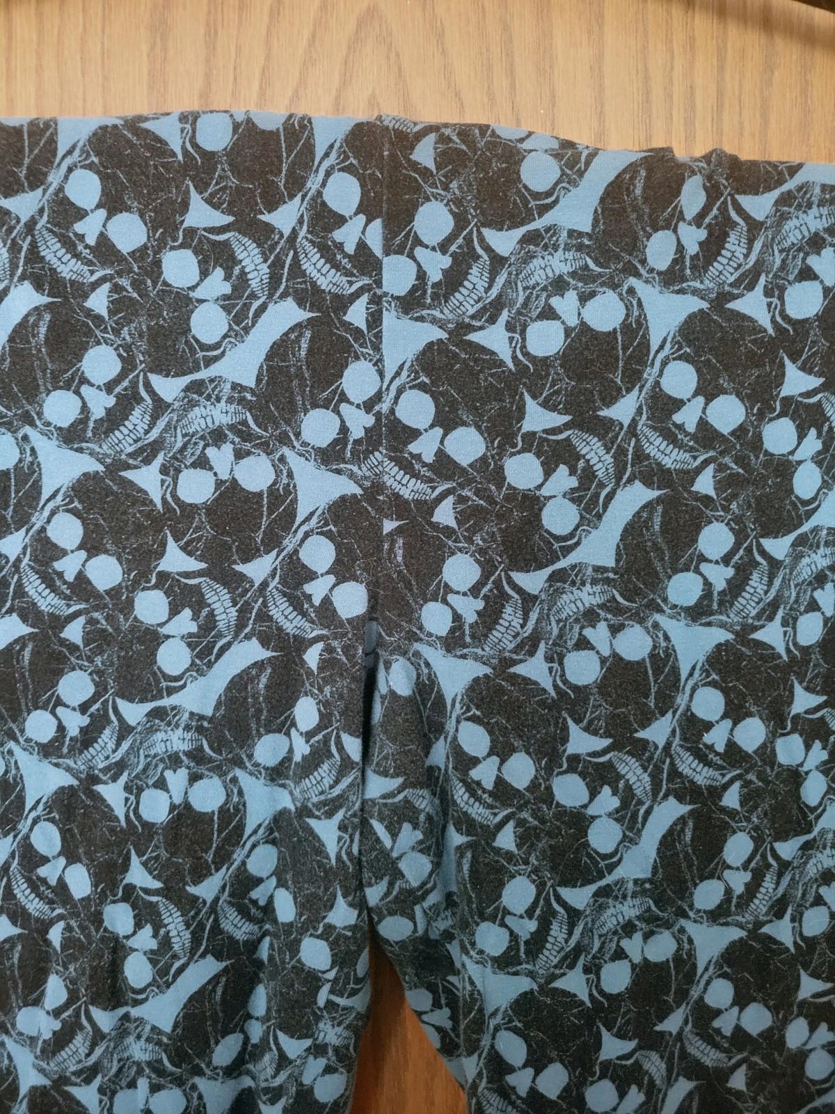Torrid Size 3 Skull Print Cropped Leggings - Saint Peter, Minnesota - FleaMarketBay
