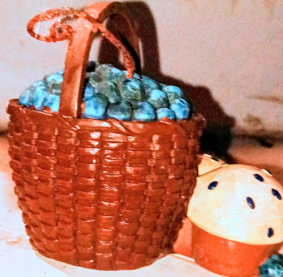 Cute Decoration of a basket of blueberries and a blueberry m - Alliance, Ohio - FleaMarketBay