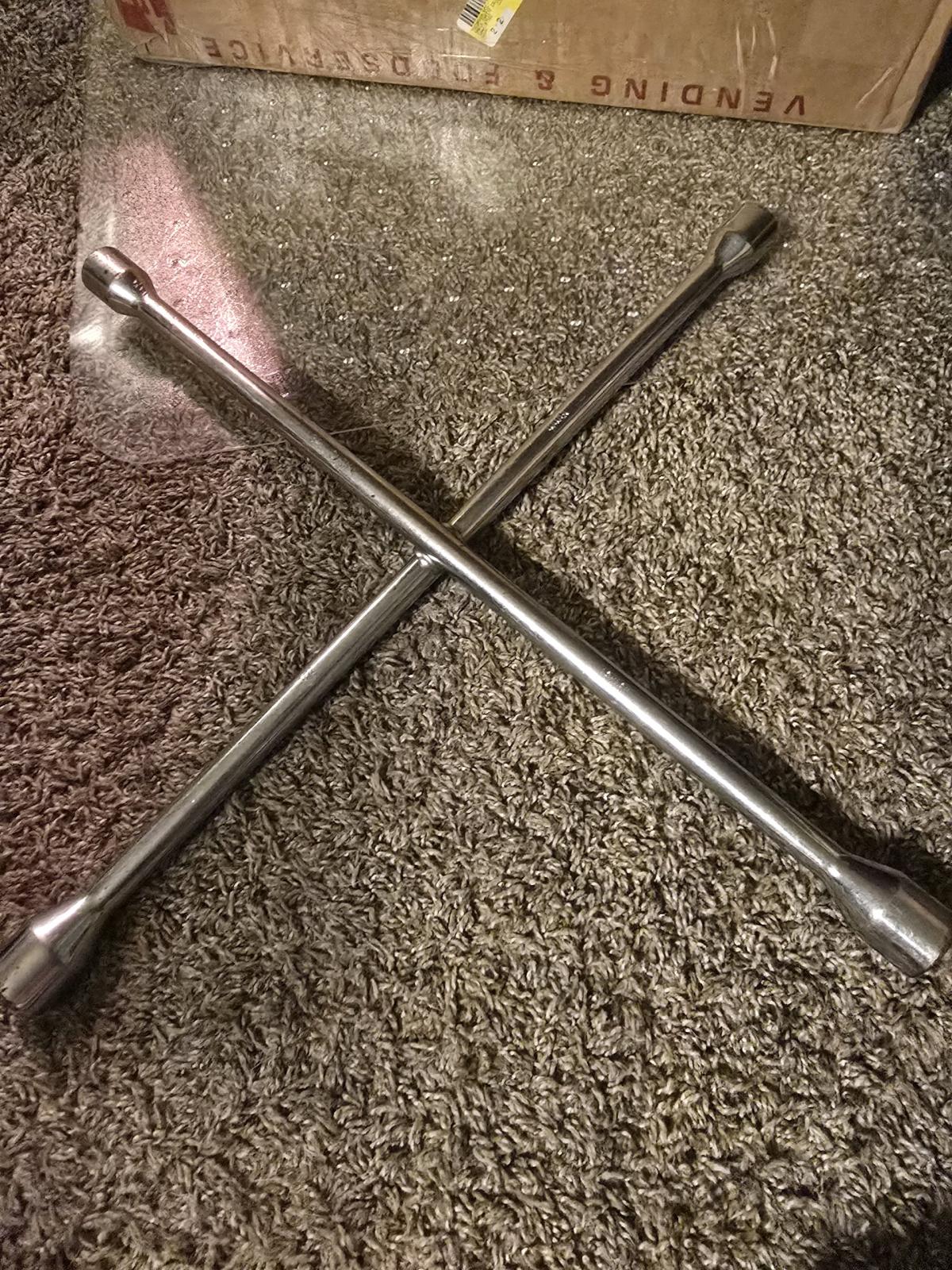 19 Heavy Duty Universal 4Way Cross Lug Wrench  Tire Iron Too - Sulphur, Oklahoma - FleaMarketBay