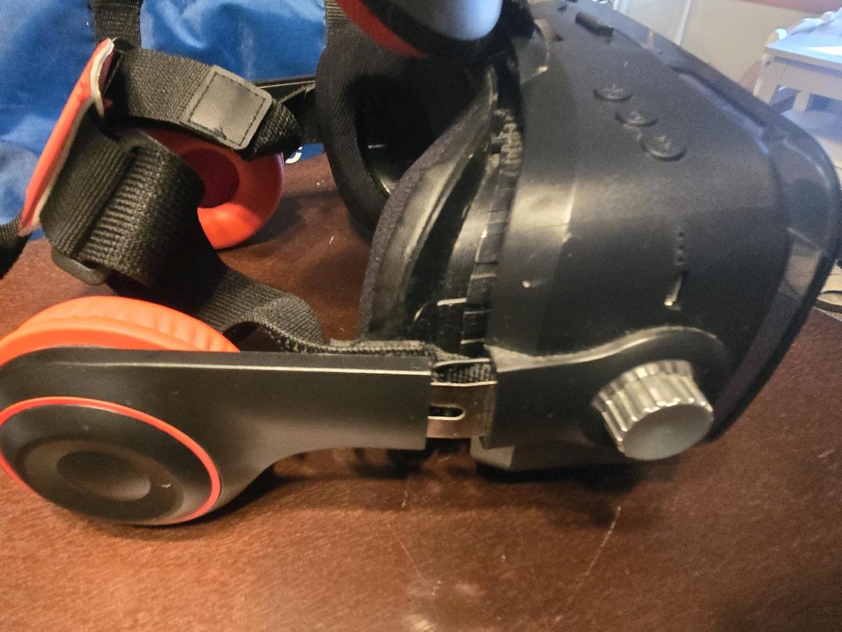 Hype IFX VR Headset with Builtin Headphones for Smartphones - Sulphur, Oklahoma - FleaMarketBay