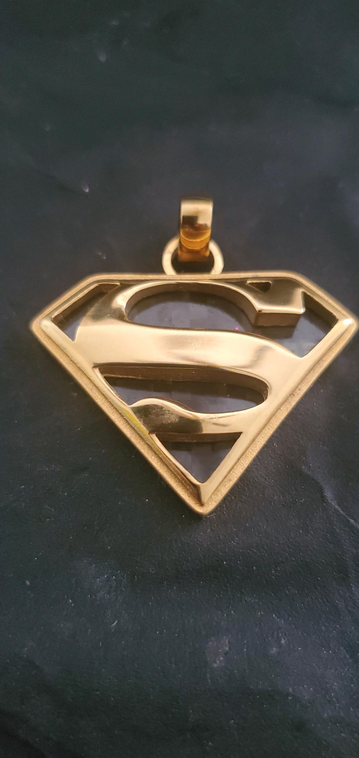 goldtoned Superman S shield pendan - Ozone Park, New York - FleaMarketBay
