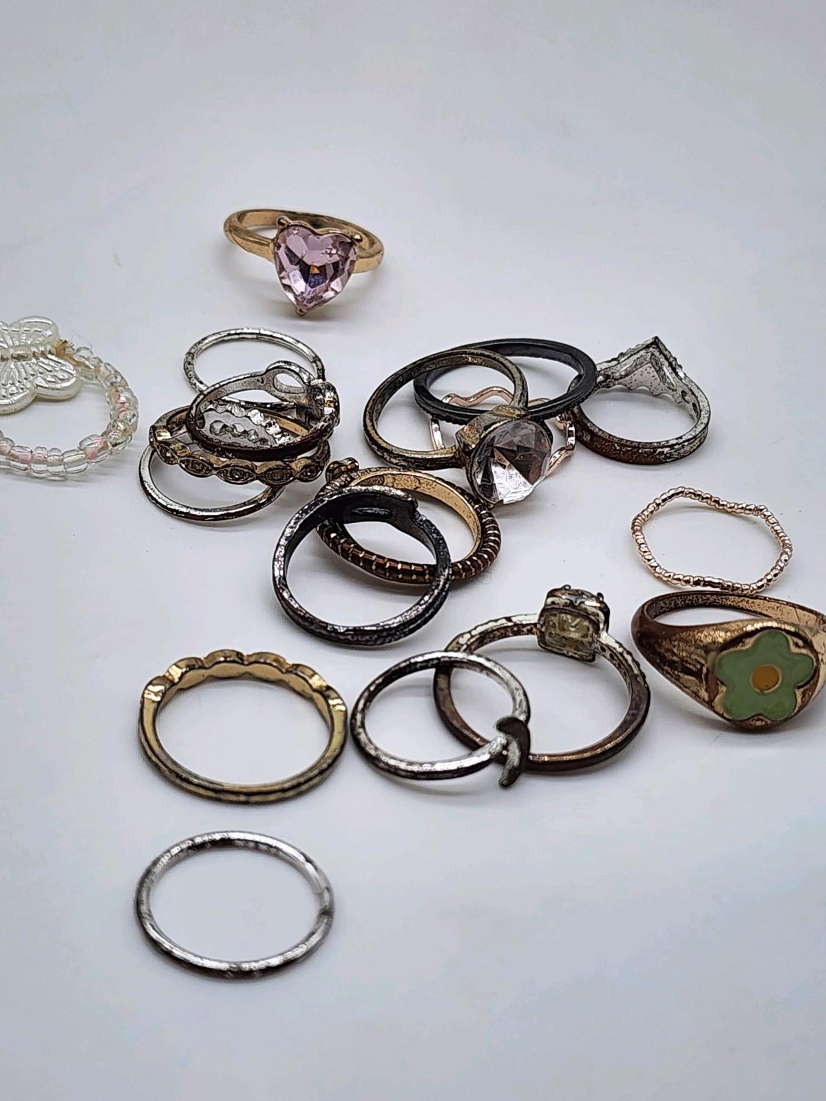 19pc costume jewelry rings for kids - Alachua, Florida - FleaMarketBay